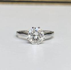 Bague solitaire en or blanc 18k et diamant - Castafiore