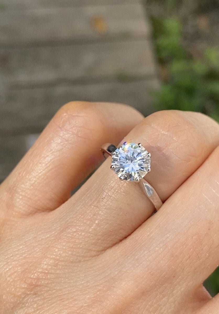 Bague solitaire en or blanc 18k et diamant - Castafiore