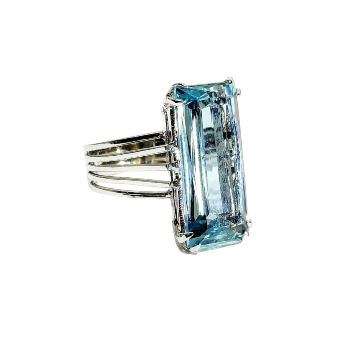 Bague Solitaire en or blanc et aigue-marine - Castafiore