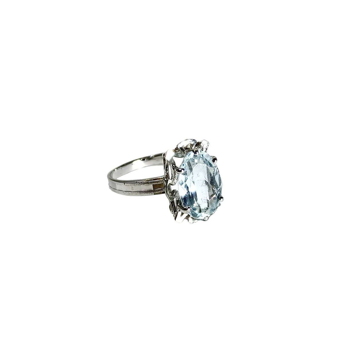 Bague Solitaire en or blanc et aigue - marine - Castafiore