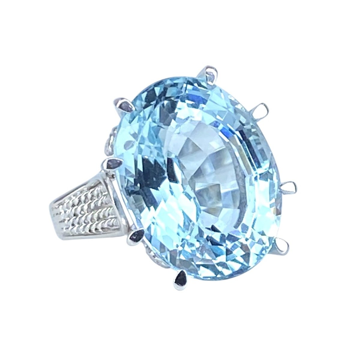 Bague Solitaire en or blanc et aigue - marine - Castafiore