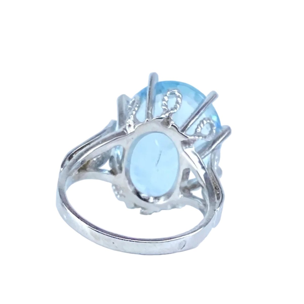 Bague Solitaire en or blanc et aigue - marine - Castafiore