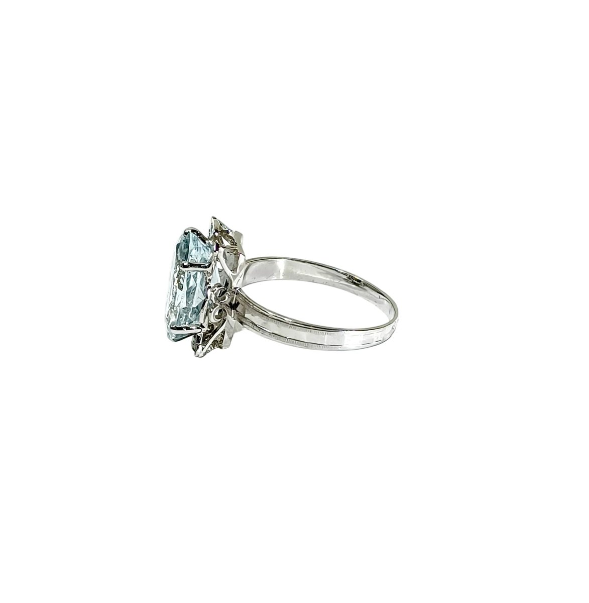 Bague Solitaire en or blanc et aigue - marine - Castafiore