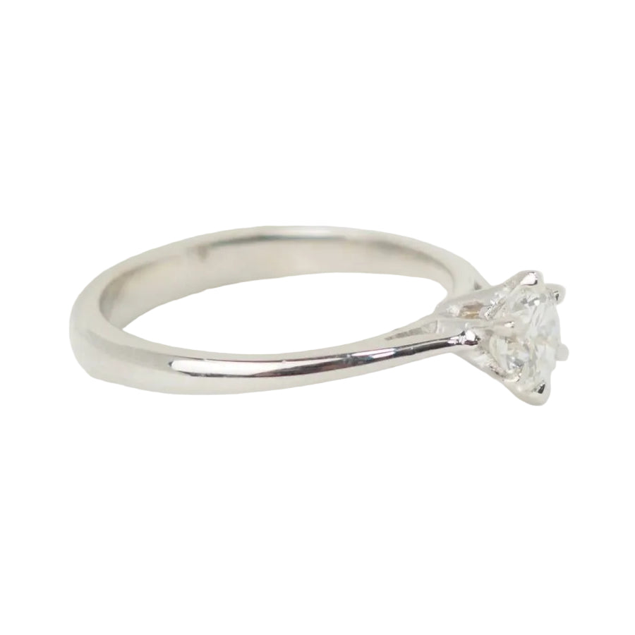 Bague solitaire en or blanc et diamant 0.58ct - Castafiore