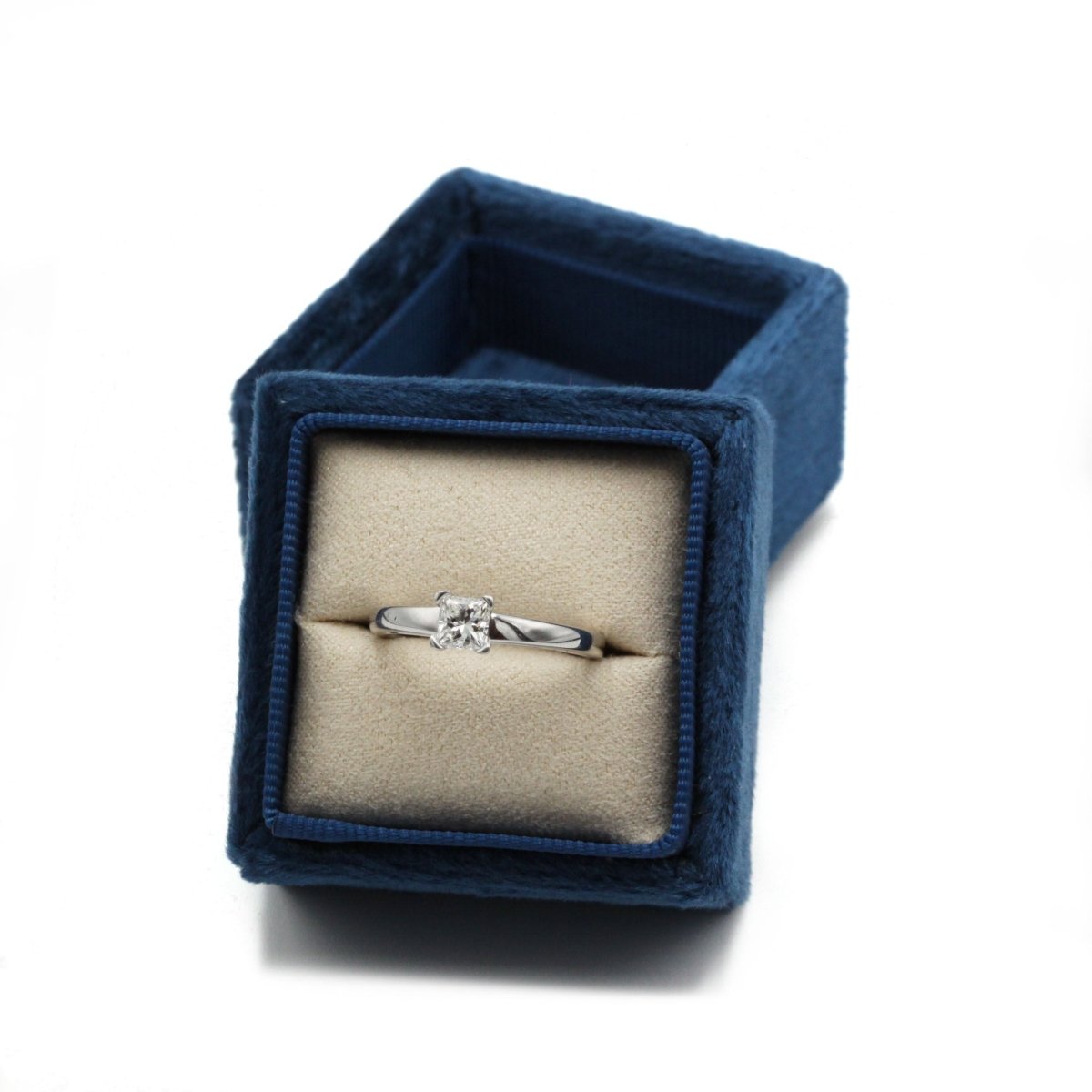 Bague Solitaire en or blanc et diamant - Castafiore