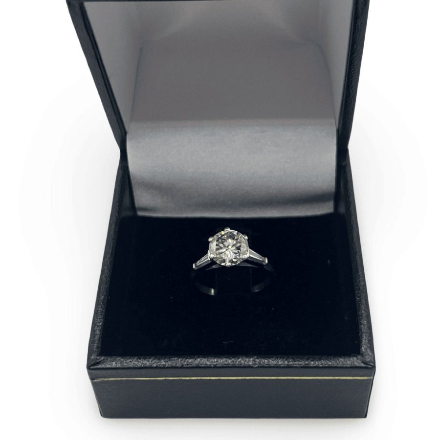 Bague solitaire en or blanc et diamant - Castafiore