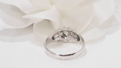 Bague solitaire en or blanc et diamant - Castafiore