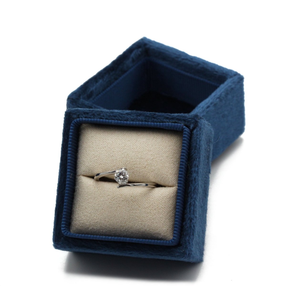 Bague Solitaire en or blanc et diamant - Castafiore