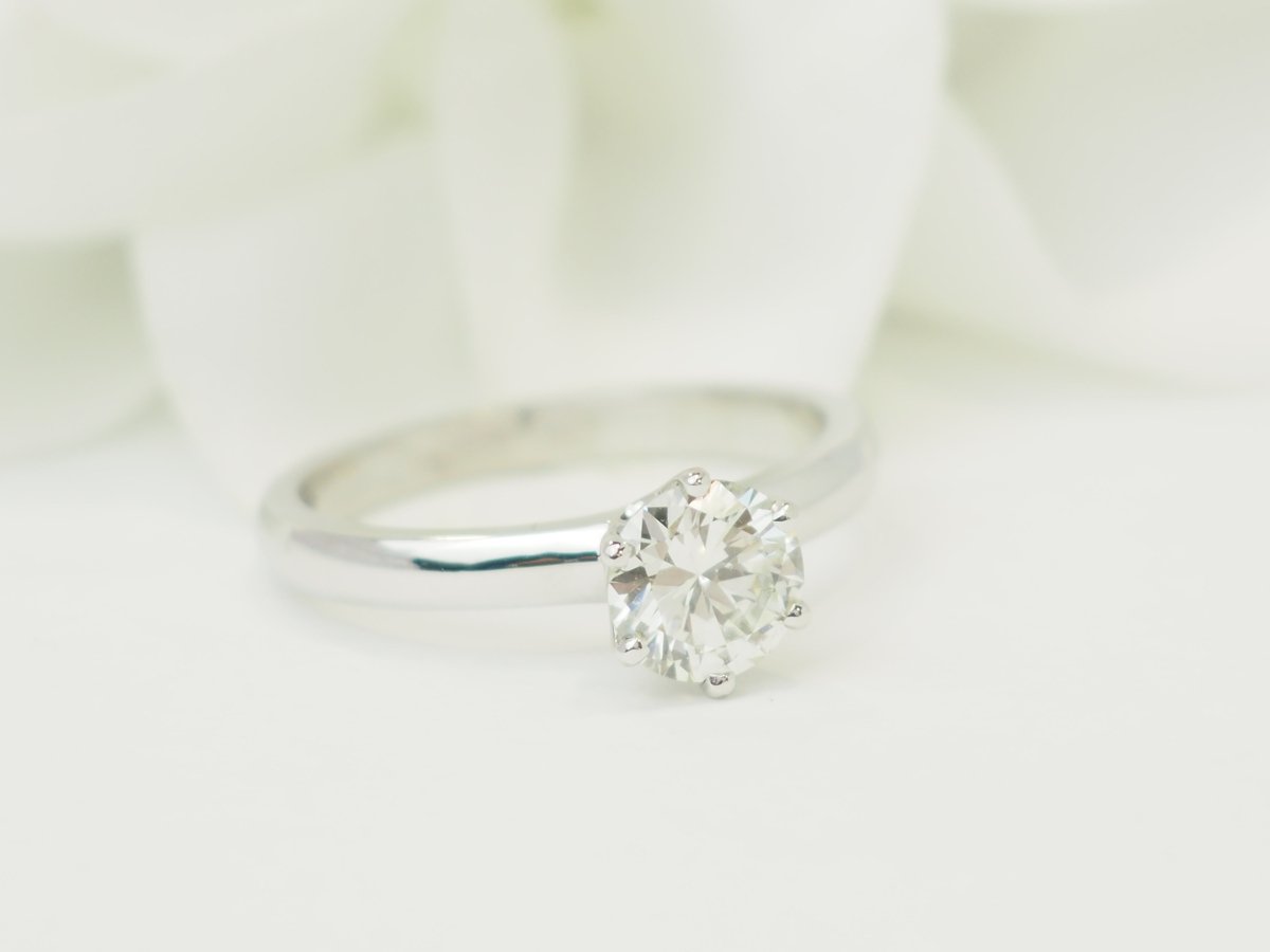 Bague Solitaire en or blanc et diamant - Castafiore