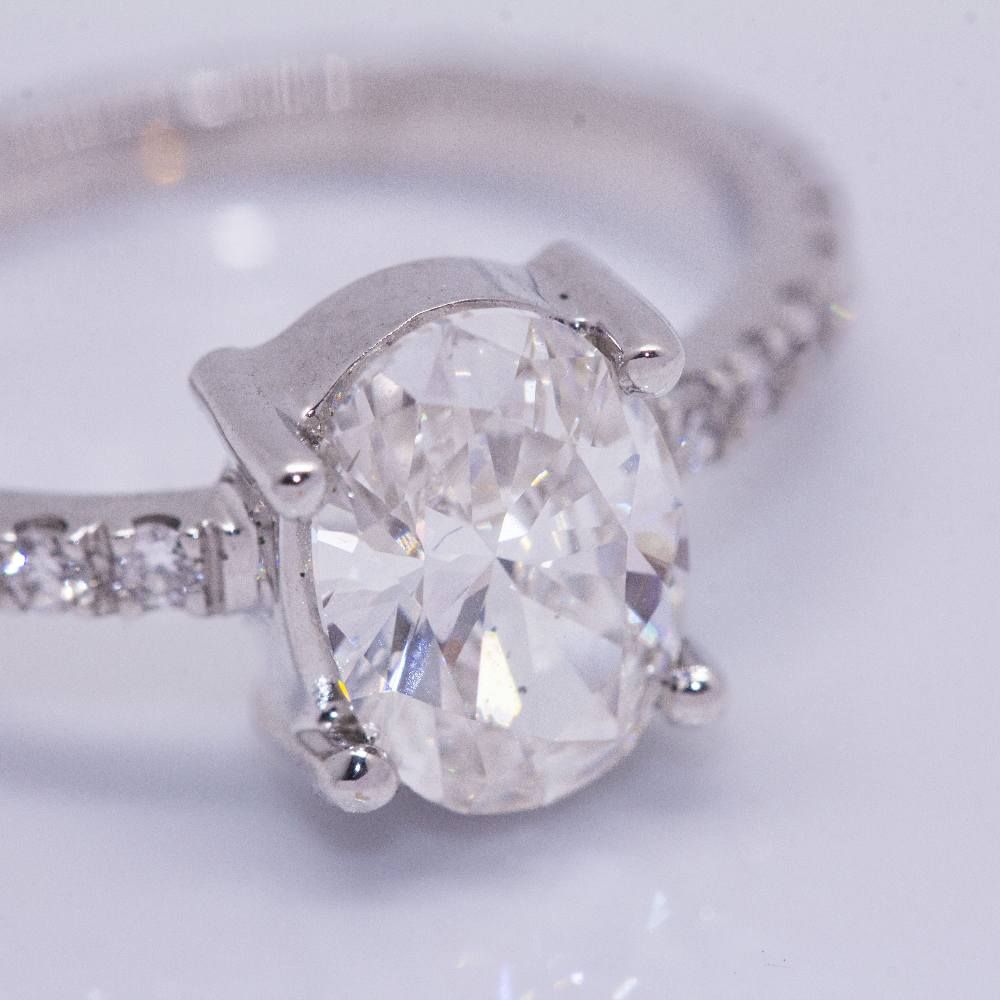 Bague Solitaire en or blanc et diamant - Castafiore