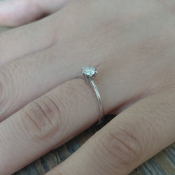 Bague Solitaire en or blanc et diamant - Castafiore