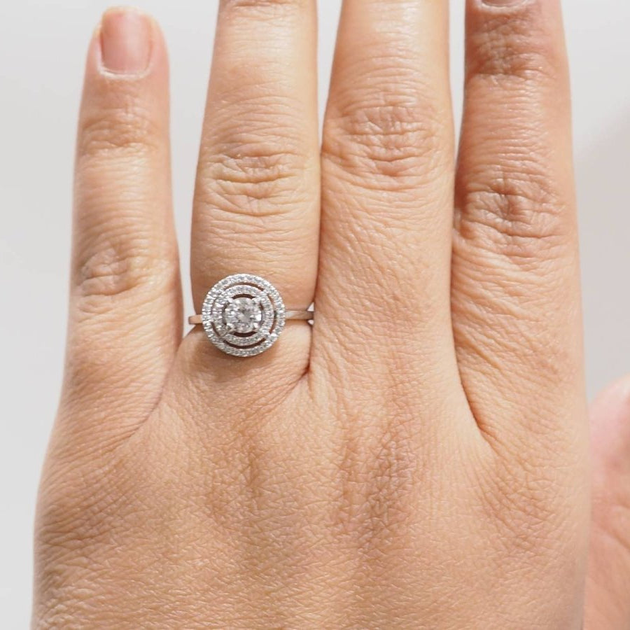 Bague solitaire en or blanc et diamant de 0,46 ct - Castafiore