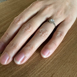 Bague Solitaire en or blanc et diamants - Castafiore