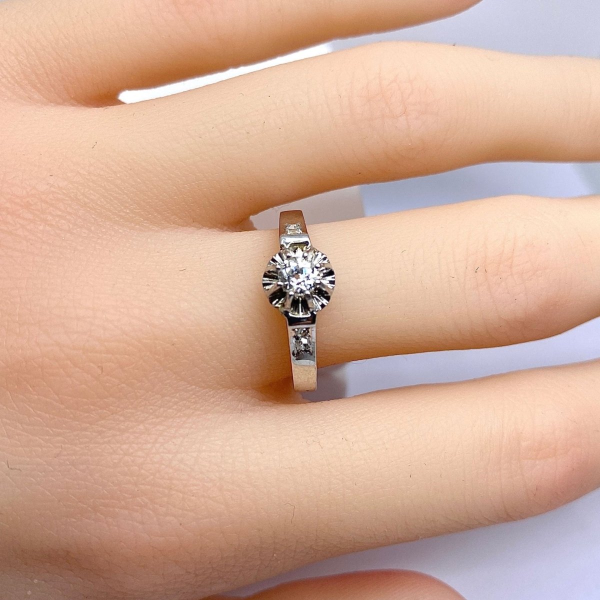 Bague Solitaire en or blanc et diamants - Castafiore