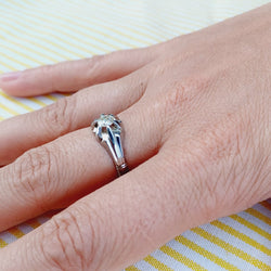 Bague Solitaire en or blanc et diamants - Castafiore