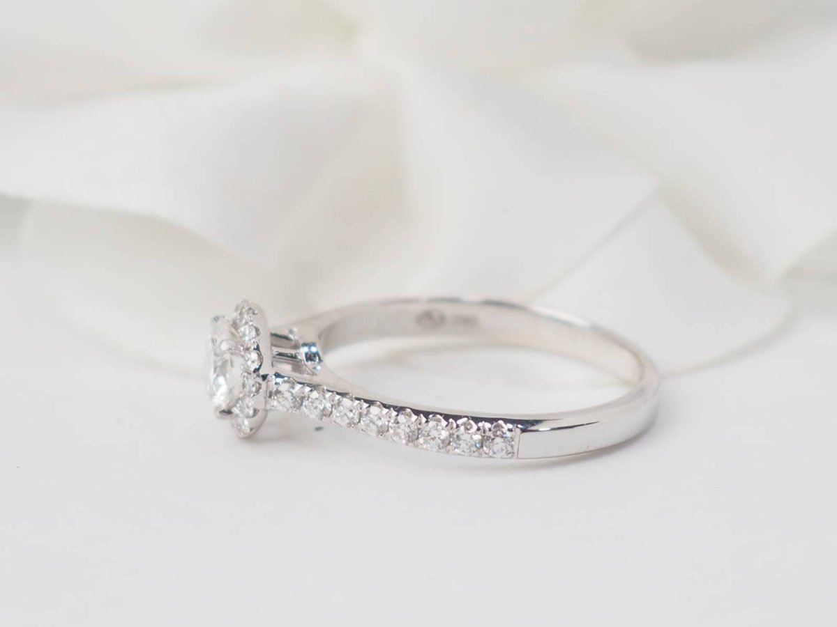 Bague Solitaire en or blanc et diamants - Castafiore