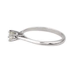 Bague Solitaire en or blanc et diamants - Castafiore