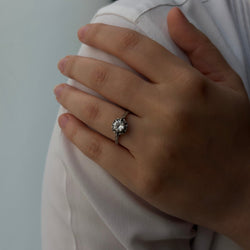 Bague Solitaire en or blanc et diamants - Castafiore