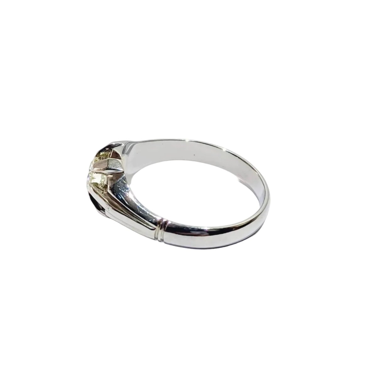 Bague Solitaire en or blanc et diamants - Castafiore