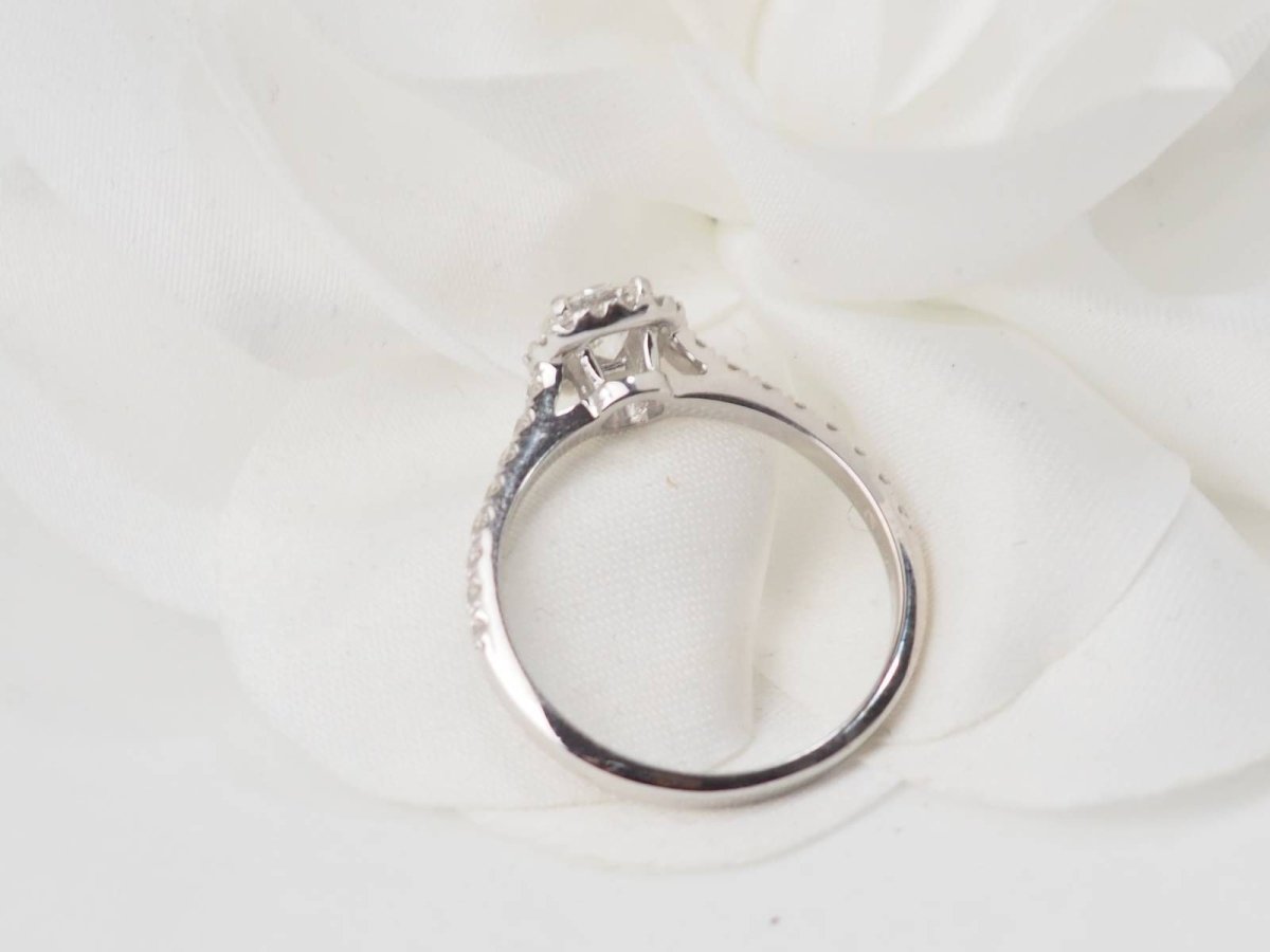 Bague Solitaire en or blanc et diamants - Castafiore