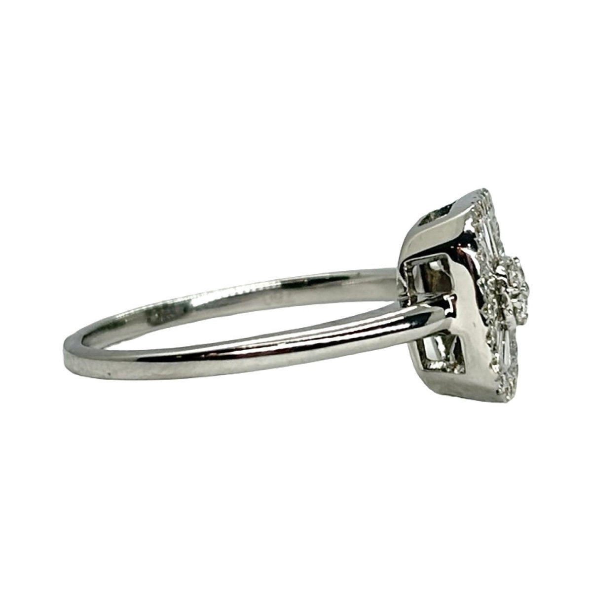 Bague Solitaire en or blanc et diamants - Castafiore