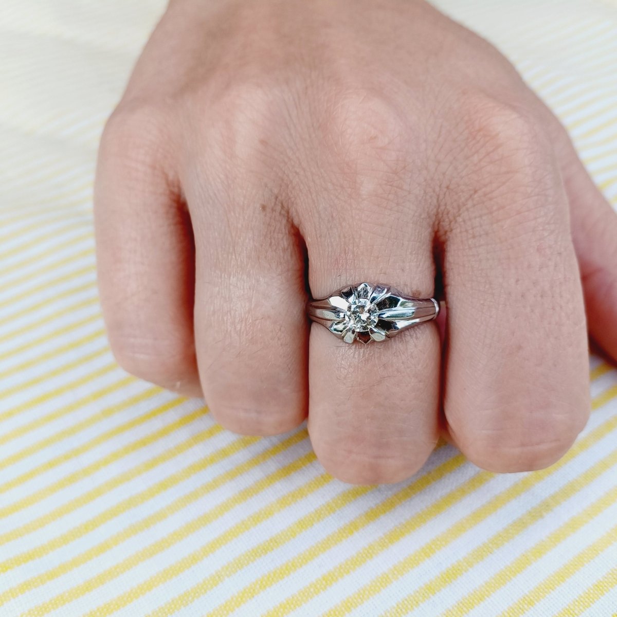 Bague Solitaire en or blanc et diamants - Castafiore