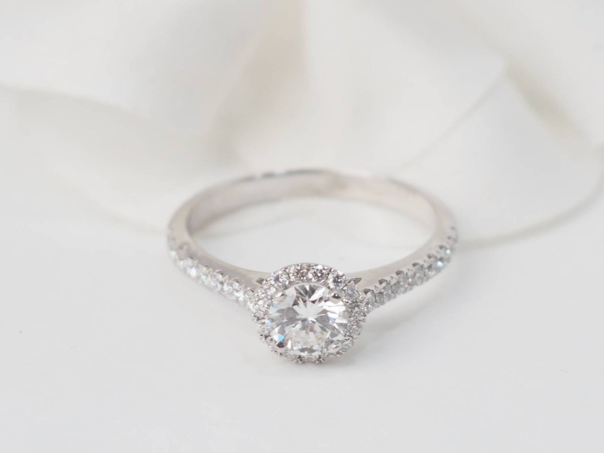 Bague Solitaire en or blanc et diamants - Castafiore