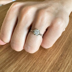 Bague Solitaire en or blanc et diamants - Castafiore