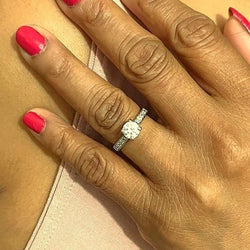 Bague Solitaire en or blanc et diamants - Castafiore