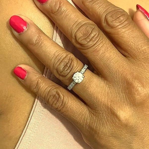 Bague Solitaire en or blanc et diamants - Castafiore