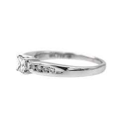Bague Solitaire en or blanc et diamants - Castafiore