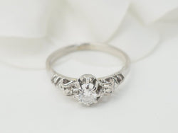 Bague solitaire en or blanc et platine, diamant 0,23ct - Castafiore