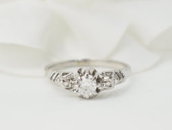 Bague solitaire en or blanc et platine, diamant 0,23ct - Castafiore