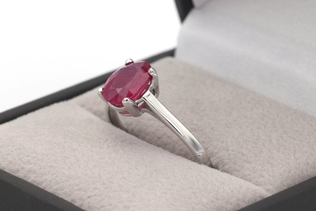 Bague Solitaire en or blanc et rubis - Castafiore