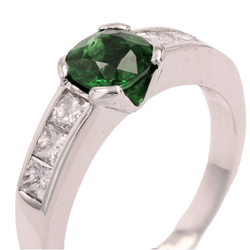 Bague Solitaire en or blanc, grenat et diamants - Castafiore