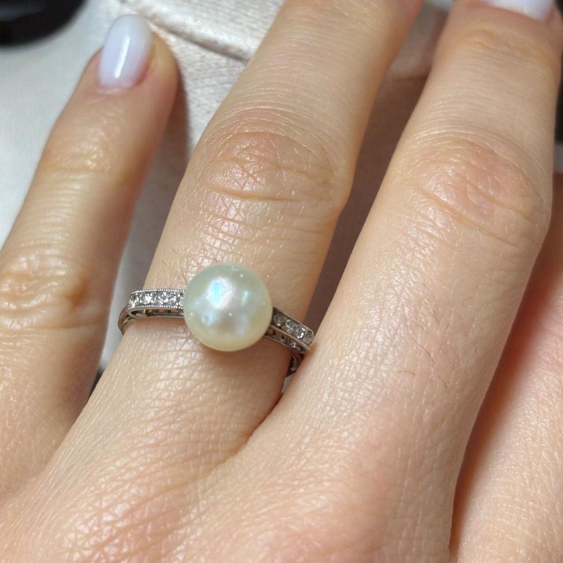 Bague Solitaire en or blanc, perle et diamants - Castafiore