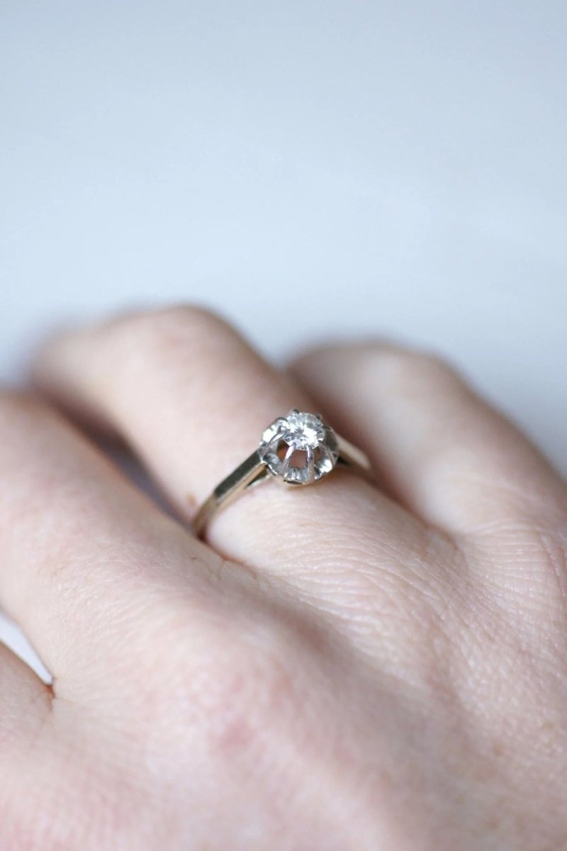 Bague solitaire en or blanc, platine, et diamant - Castafiore