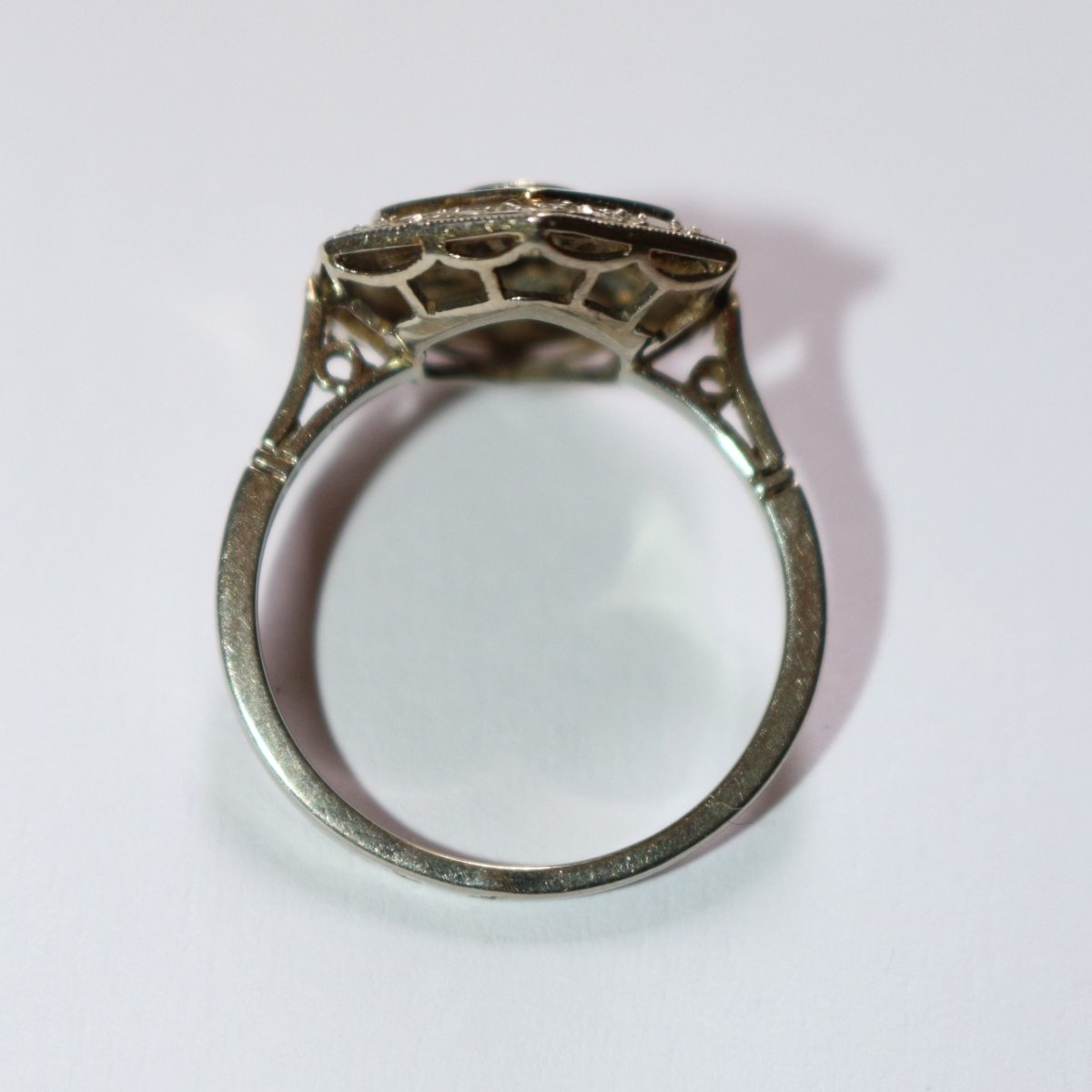 Bague Solitaire en or blanc, platine, saphirs et diamants - Castafiore