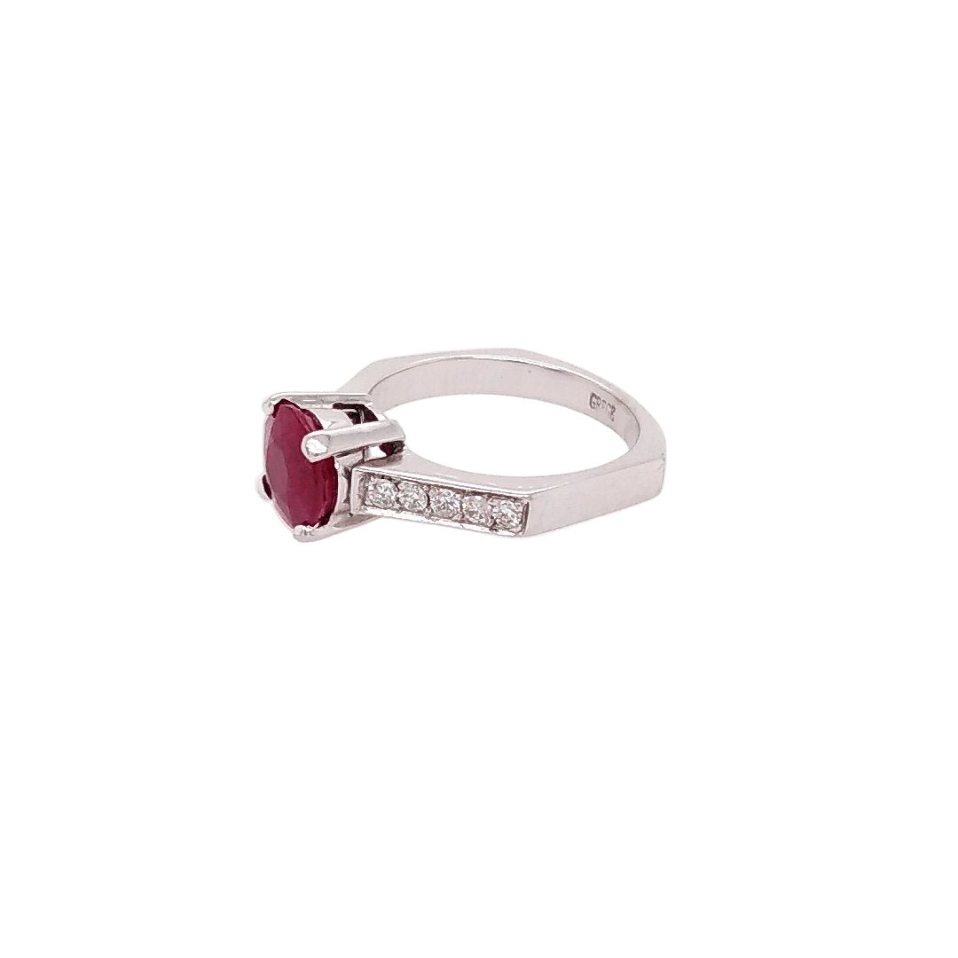 Bague Solitaire en or blanc, rubis, et diamants - Castafiore