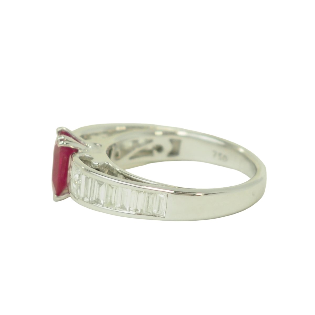 Bague Solitaire en or blanc, rubis et diamants - Castafiore