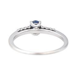 Bague Solitaire en or blanc, saphir et diamants - Castafiore