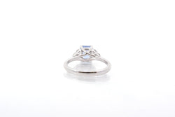 Bague Solitaire en or blanc, saphir, et diamants - Castafiore