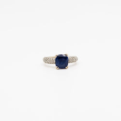 Bague Solitaire en or blanc, saphir et diamants - Castafiore
