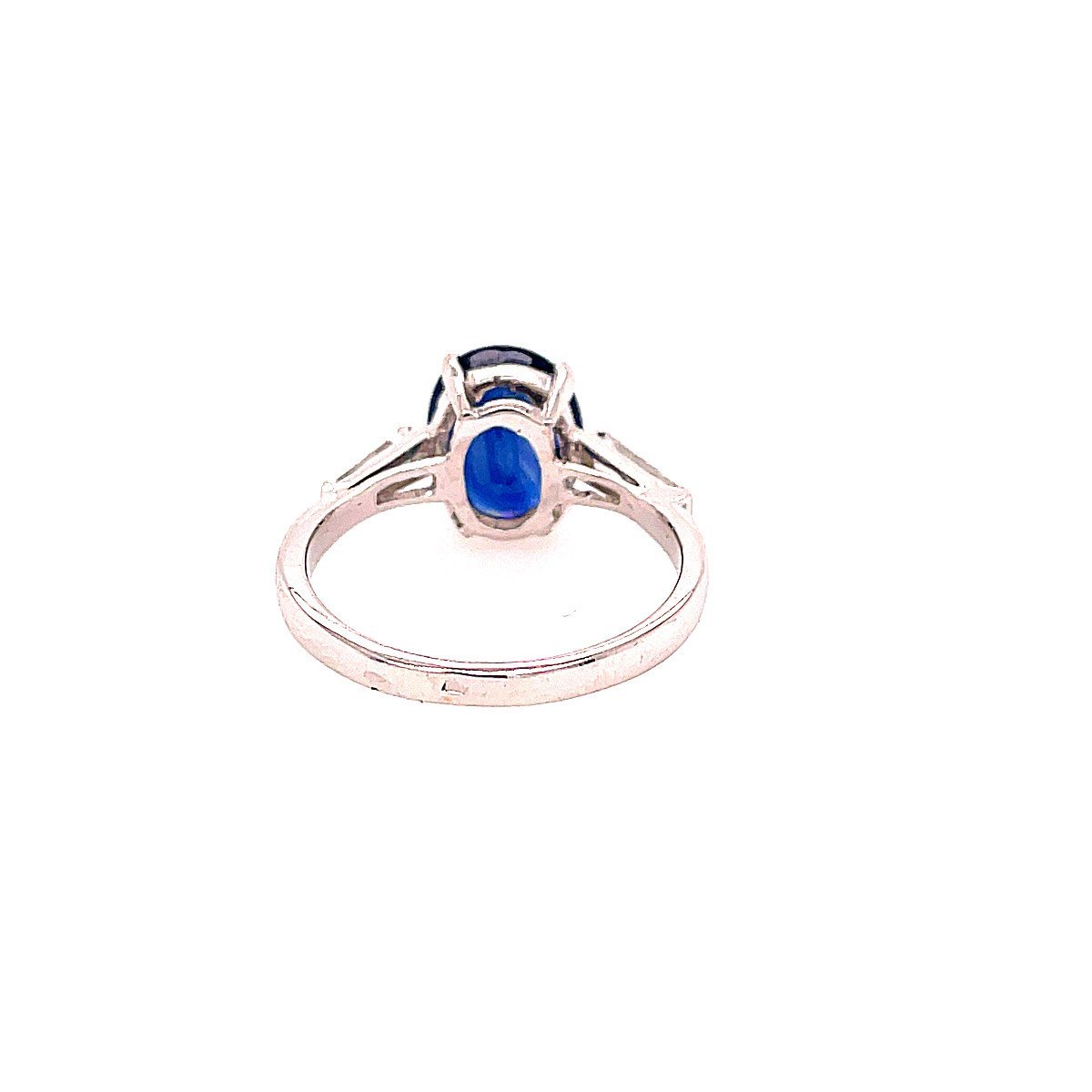 Bague Solitaire en or blanc, saphir, et diamants - Castafiore
