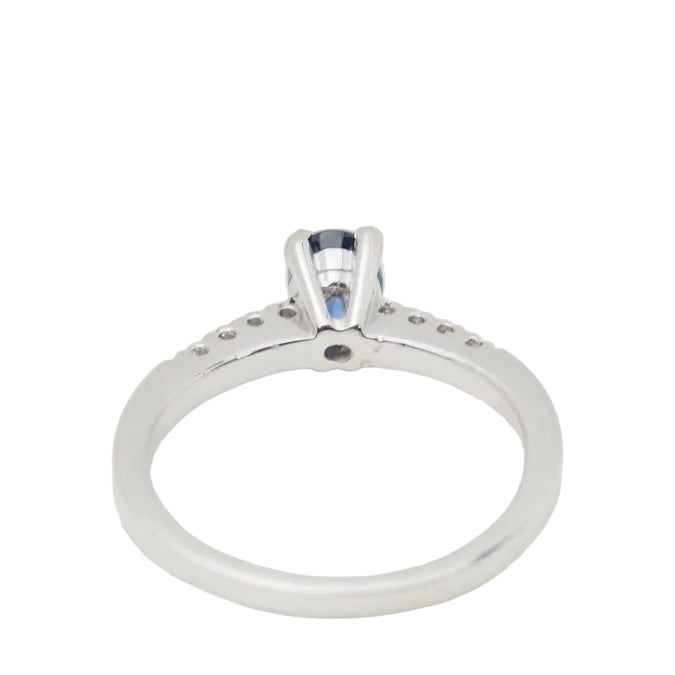 Bague solitaire en or blanc, saphir et diamants - Castafiore