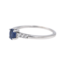 Bague Solitaire en or blanc, saphir et diamants - Castafiore