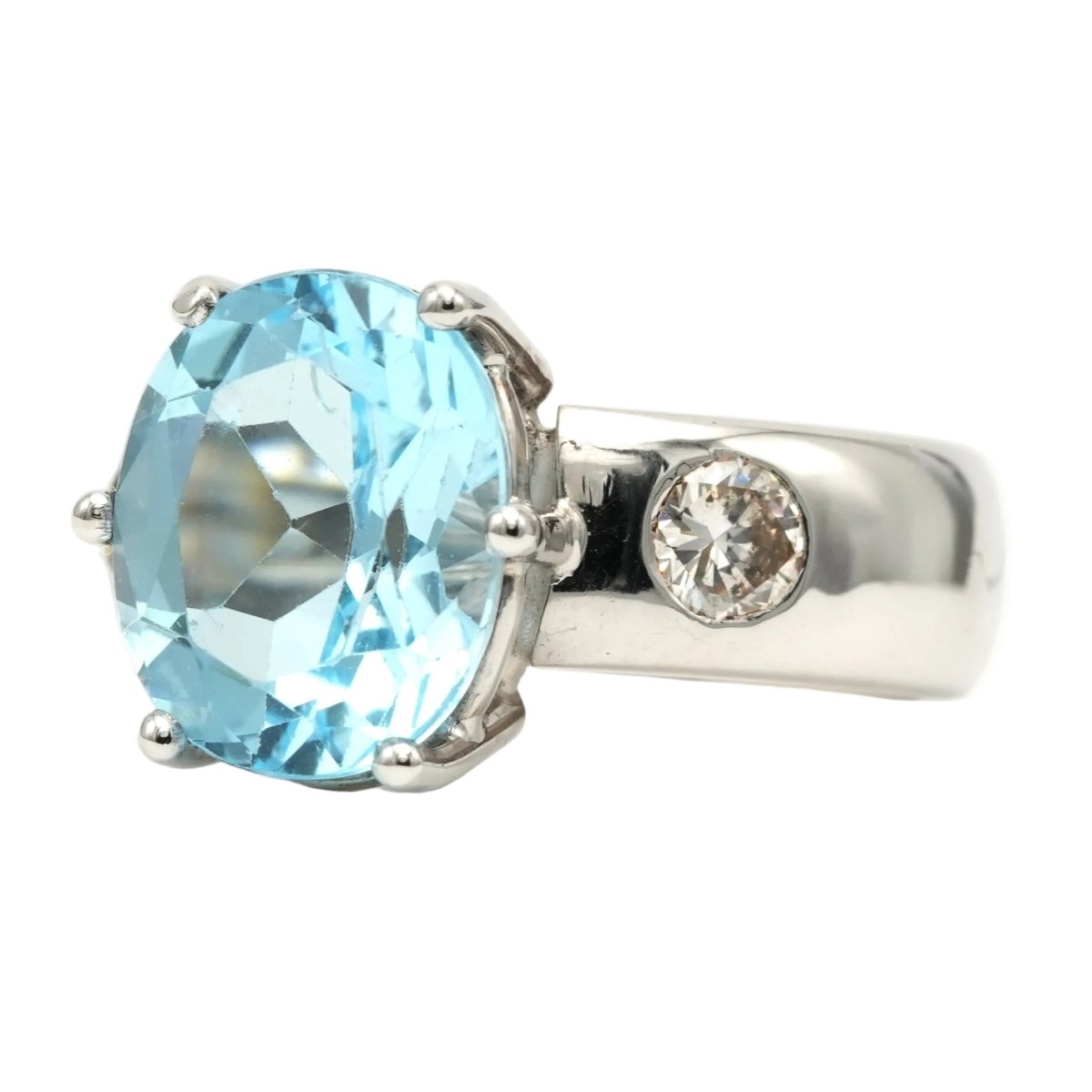 Bague Solitaire en or blanc, topaze et diamants - Castafiore