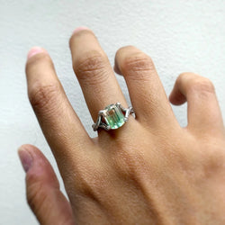 Bague Solitaire en or blanc, tourmaline et diamants - Castafiore