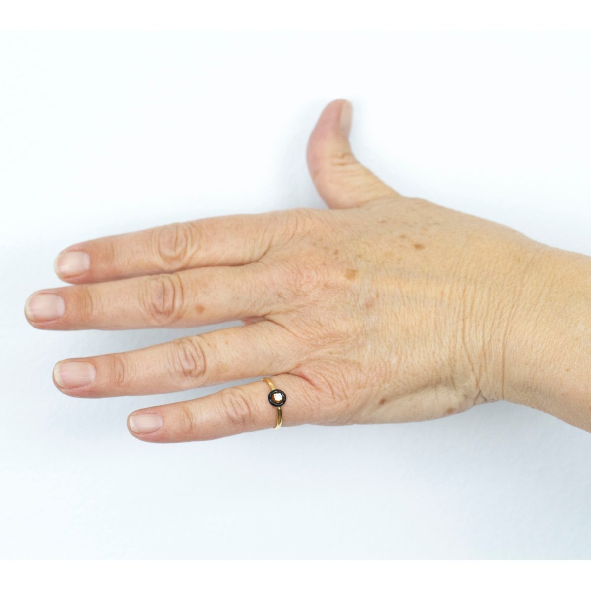 Bague Solitaire en or jaune, émail et diamant - Castafiore