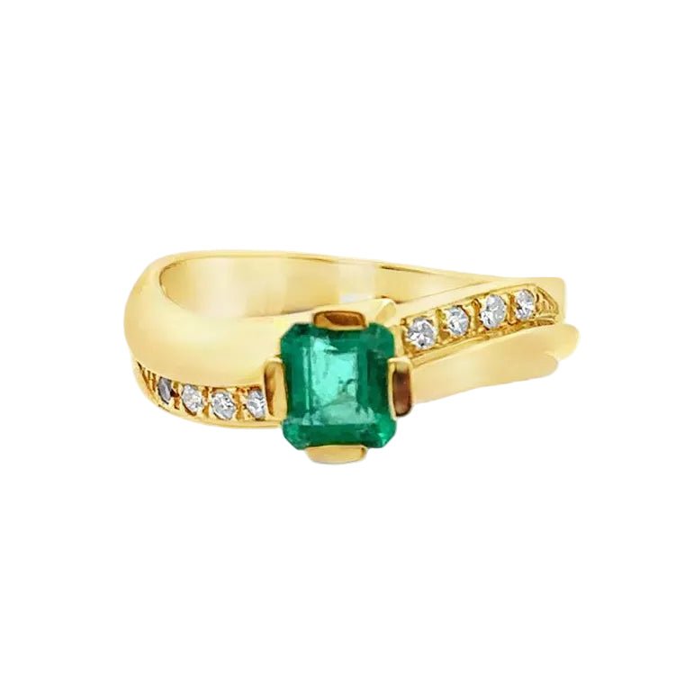 Bague Solitaire en or jaune, émeraude et diamants - Castafiore